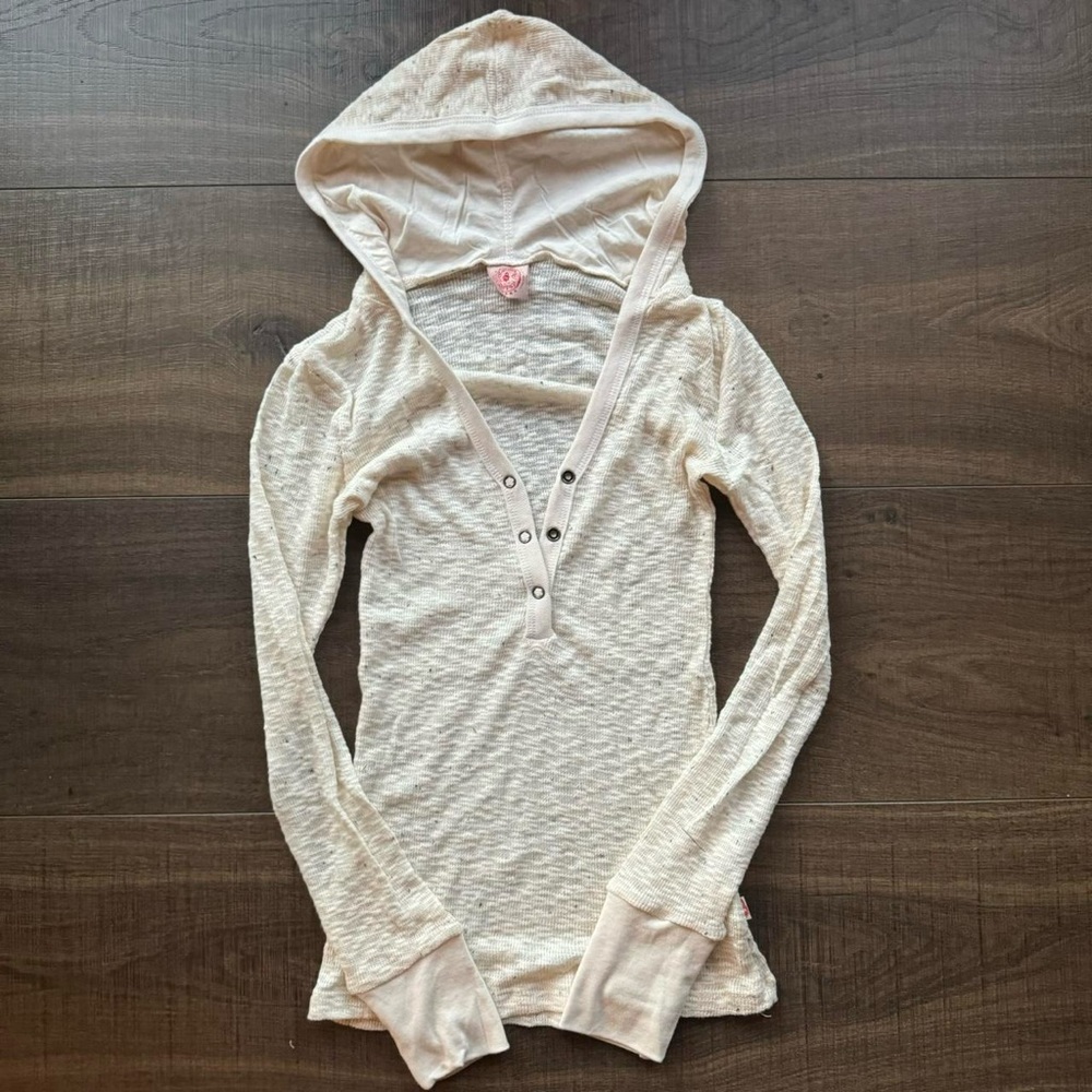 Screen Accurate Curious Gypsy Thermal Henley As Worn By Bella Swan in Twilight